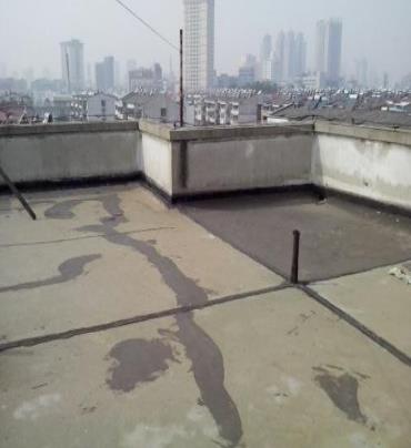 青阳漏水维修 楼顶漏水是什么原因，楼顶漏水维修方法是什么?